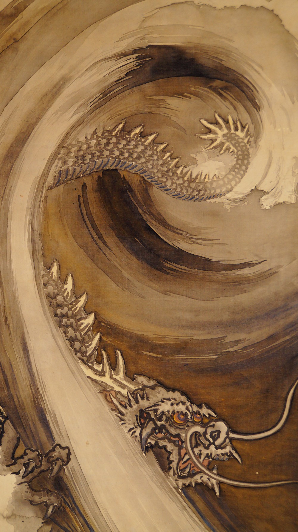 Drache in der Welle Kakemono Drachen Motiv Nahaufnahme Koerper 1