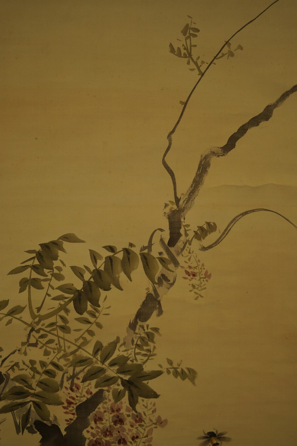 Biene von Syunsui Kawabata Glyzinien-Motiv Nahaufnahme 1