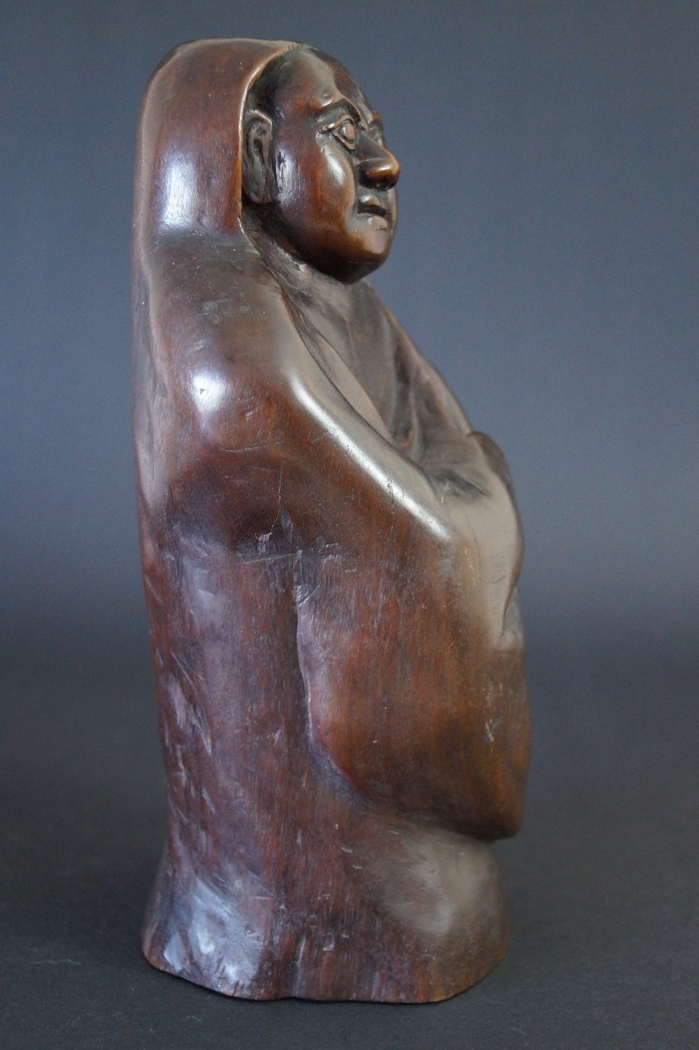 Figure de Bodhidharma Daruma en bois dur Vue de côté 1