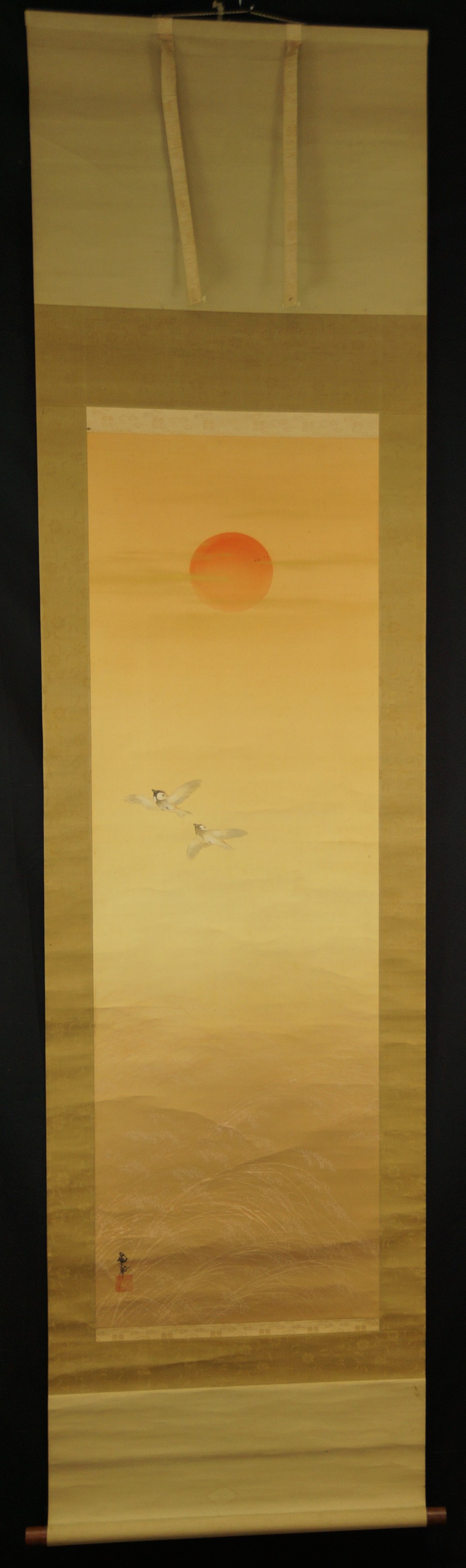 Spatzen in der aufgehenden Sonne von Otake Kunikan Gesamtansicht Rollbild
