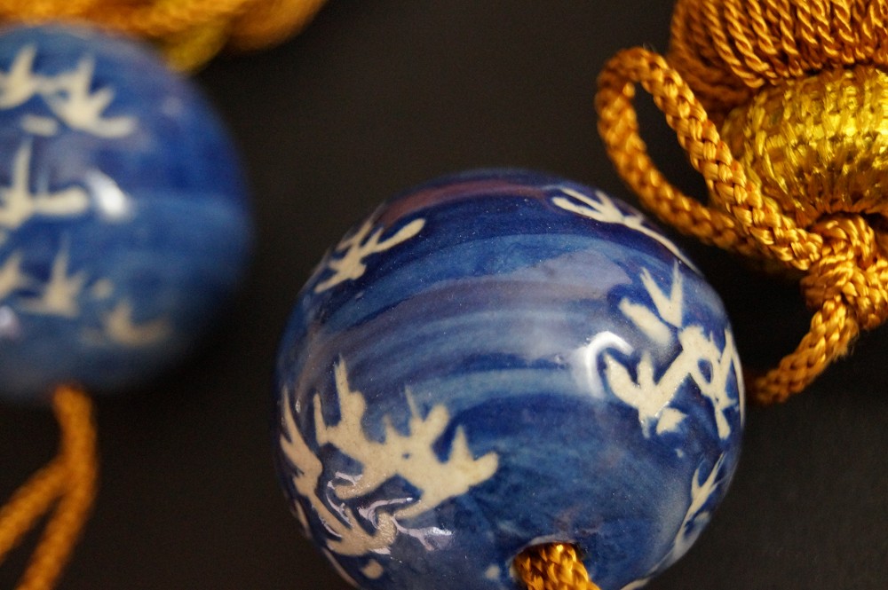Fuchin Kiyomizu Keramik Bambusmotiv Quaste Gold Nahaufnahme