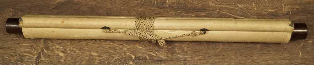Lotus Kakemono zusammengerollt