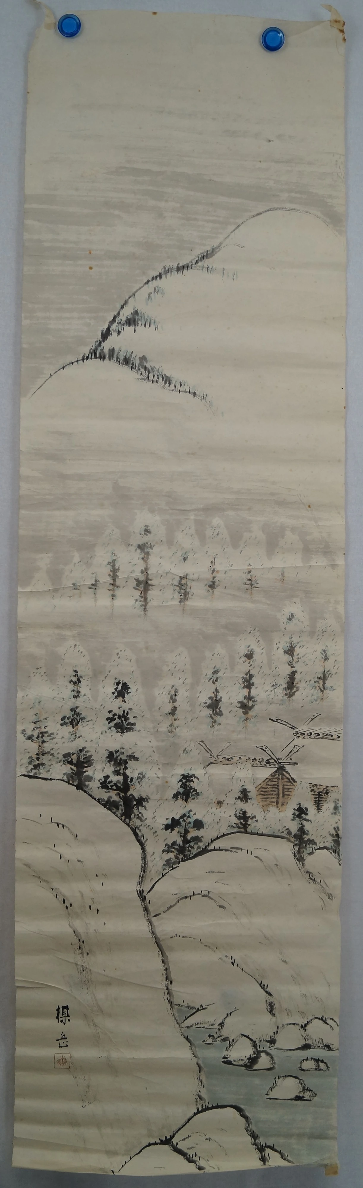 Winterlandschaft mit Berghuetten Gesamtansicht des unmontierten Makuri Gemaeldes mit Papierbeschwerern Gesamtansicht Makuri