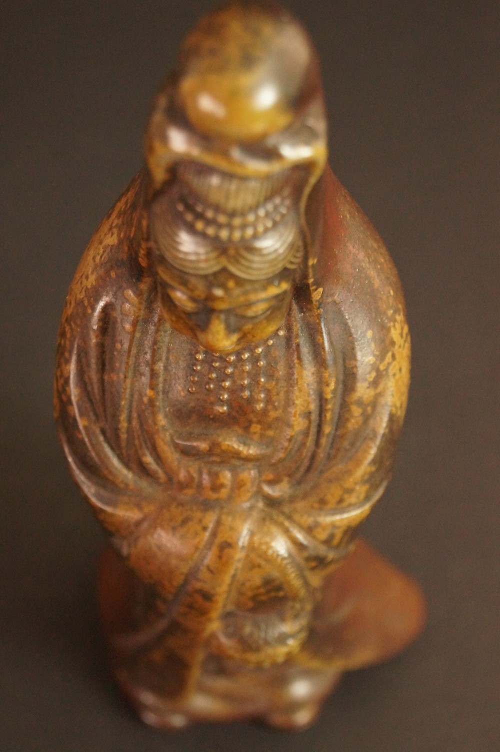 Kannon Figur aus Bizen Keramik von Shibaoka Tsukuru Ansicht von oben Draufsicht
