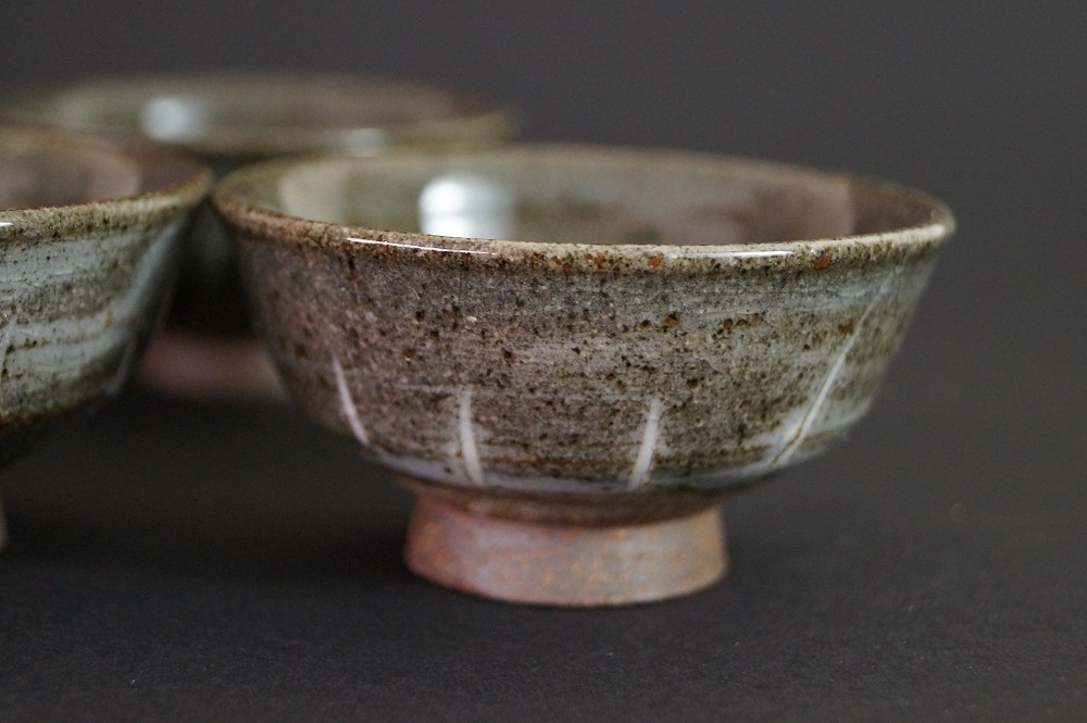 Set di coppe da sake di Morioka Kisaragi dettaglio ravvicinato dello smalto 1
