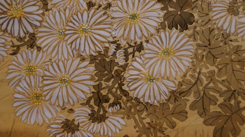 Sperlinge ueber Chrysanthemen Kakemono von Fukui Kotei Chrysanthemen-Motiv Nahaufnahme 3