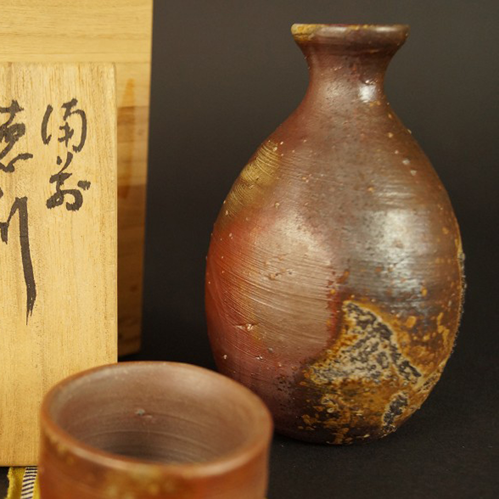 Tokkuri und Guinomi aus Bizen Keramik Set Motiv Nahaufnahme Vorschau