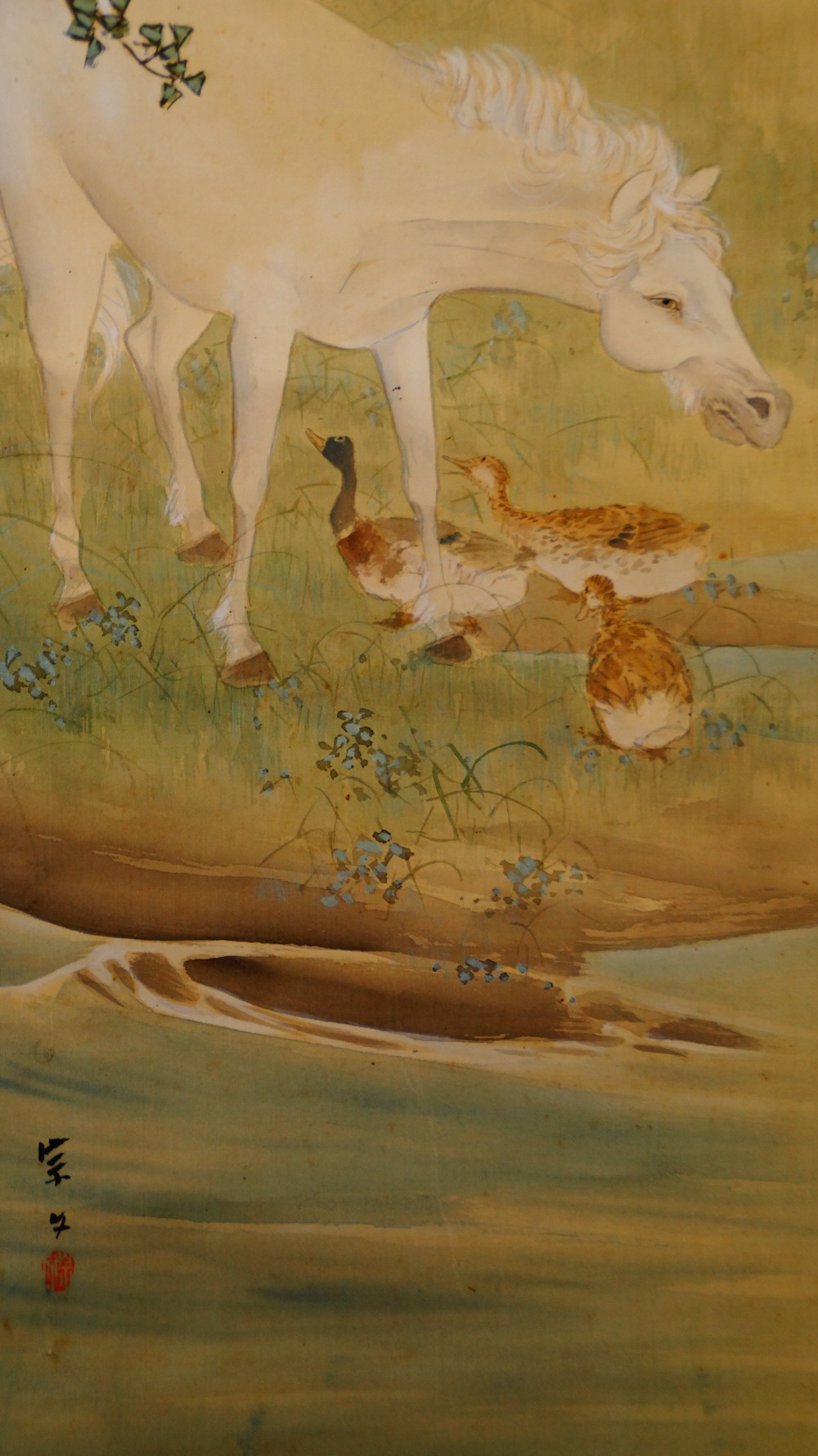 Enten und Entenkueken am Wasserufer neben der Signatur und dem Siegel von Sobun