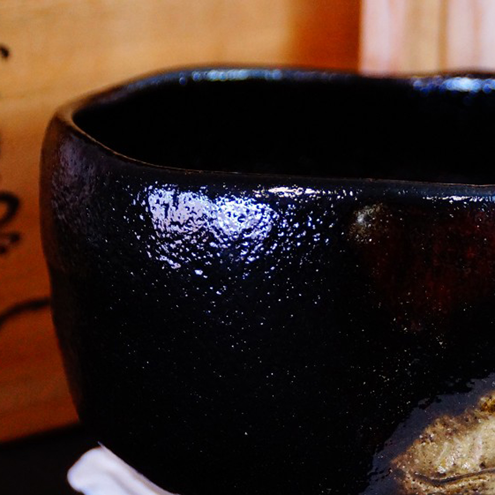 Chawan aus Raku Keramik von Yoko Meido Motiv Nahaufnahme Vorschau