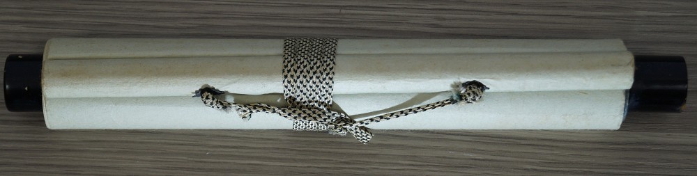 Kakemono Blume Zusammengerollt