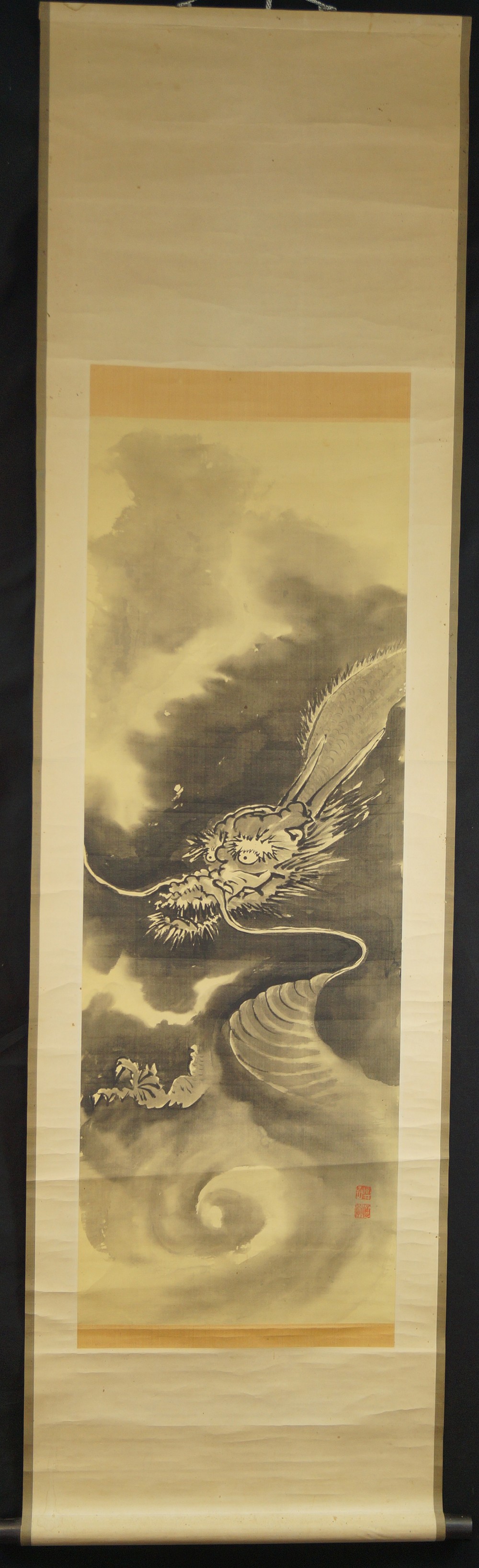 Drache Gesamtansicht Rollbild