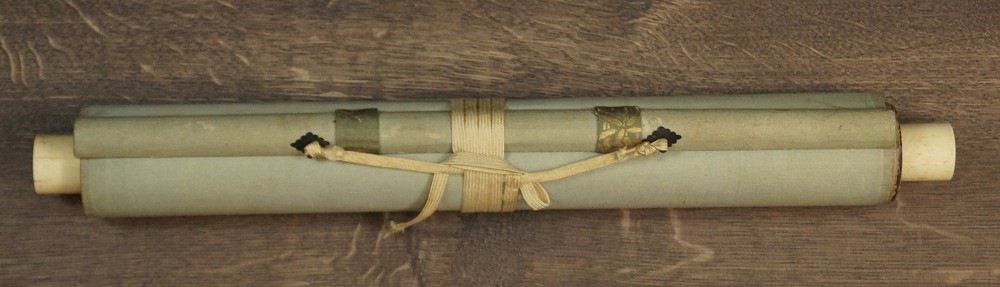 Zwei Schwalben von Murakami Kozan Kakemono zusammengerollt