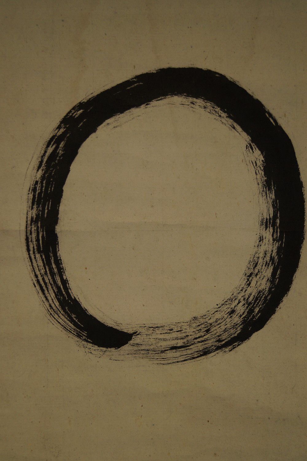 Caligrafía zen Enso por Taniuchi Seigan primer plano del motivo