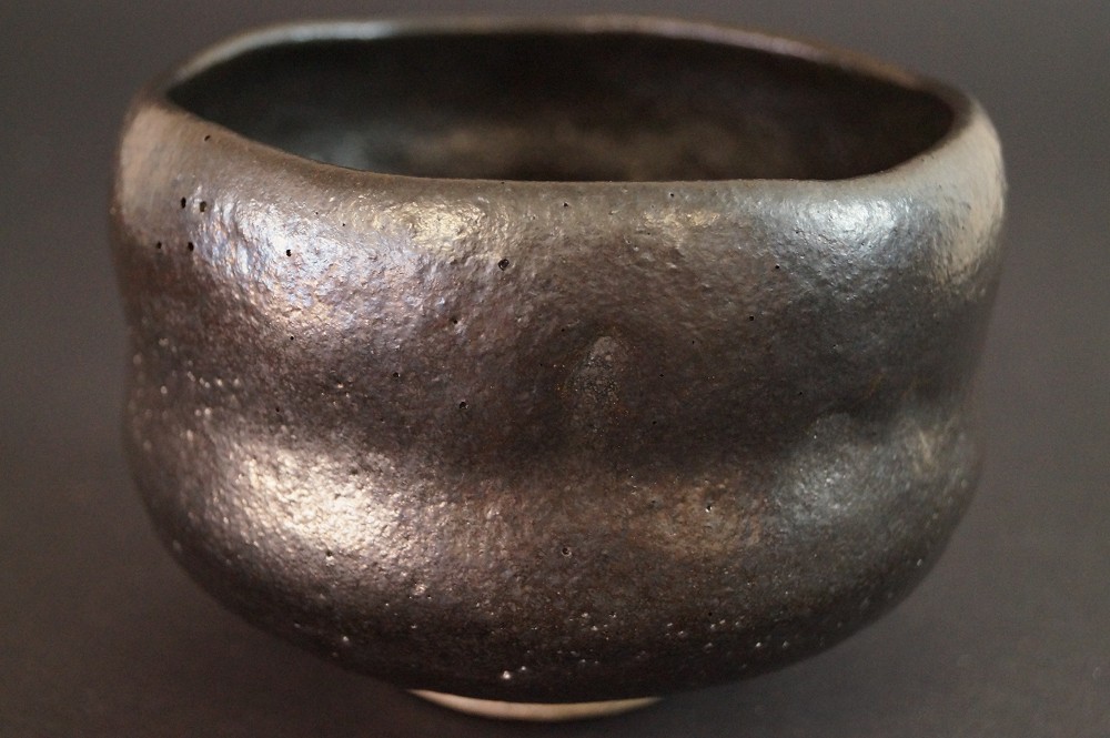 Chawan en céramique Raku par Shoraku Heian vue de côté 2