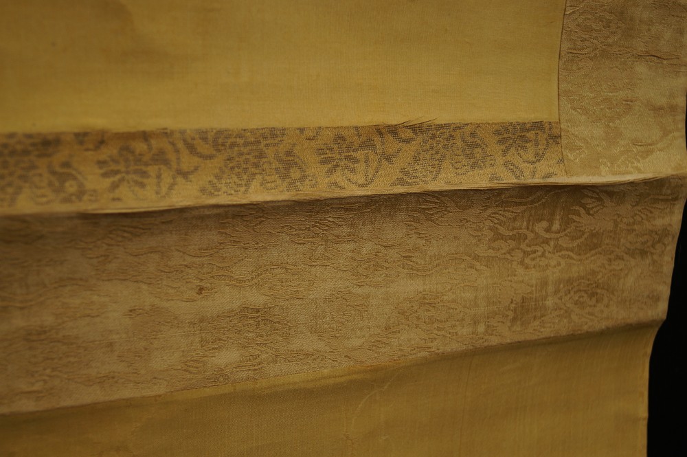 Mounting Brocade Border Close-Up
