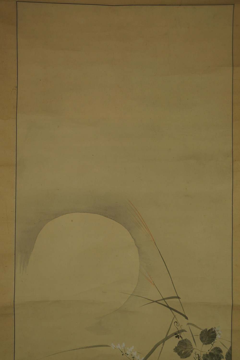Herbes sous la lune par Shodo gros plan sur le motif de lune
