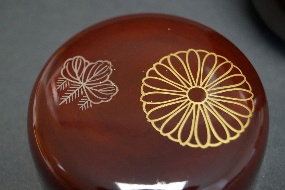 Makie Natsume Japanischer Teebehaelter fuer die Teezeremonie Motiv Nahaufnahme 3