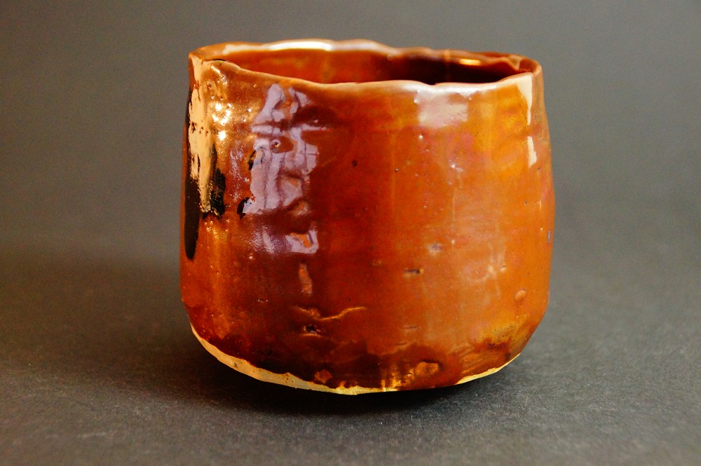 Cuenco de té chawan de cerámica de Seto de Cho Sojo vista lateral 1