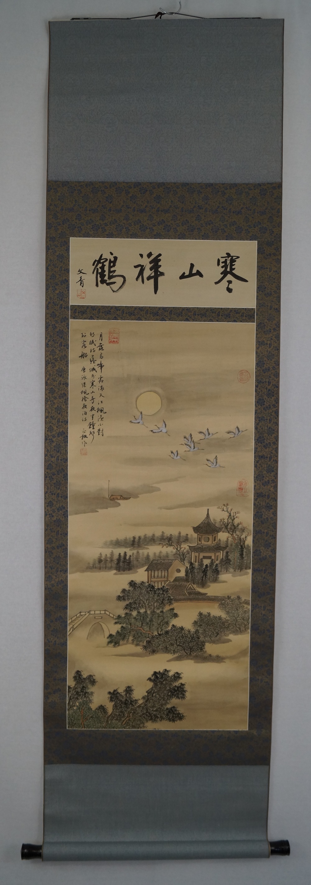 Paysage au clair de lune Kakejiku Vue d'ensemble du rouleau suspendu