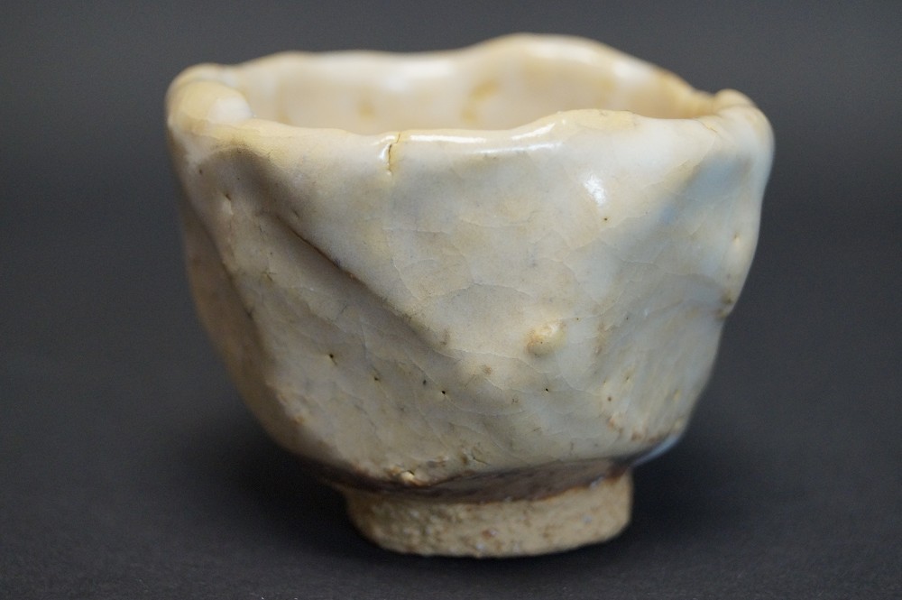Sake Schale Guinomi Hagi von Seigan Yamane Seitenansicht 2