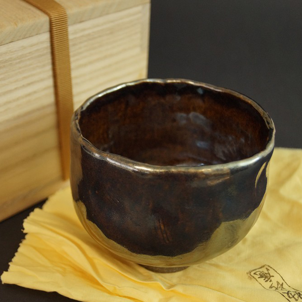 Chawan ceramika z Tanba autorstwa Mitsuru Ichino zbliżenie motywu podgląd
