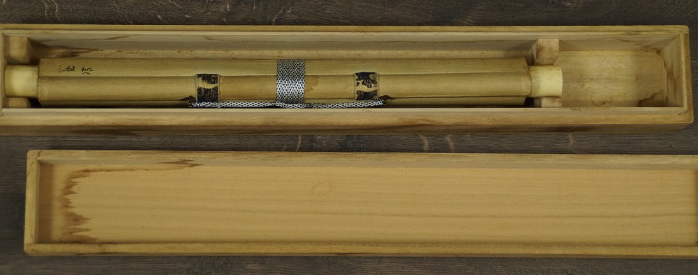 Vogel auf einem Stein von Kano Yasunobu Kakemono in Aufbewahrungsbox