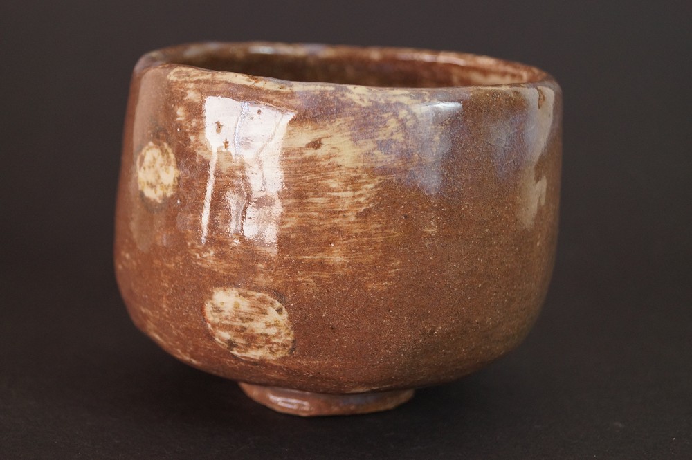 Akaraku Chawan Kyoto Keramik Frontalansicht