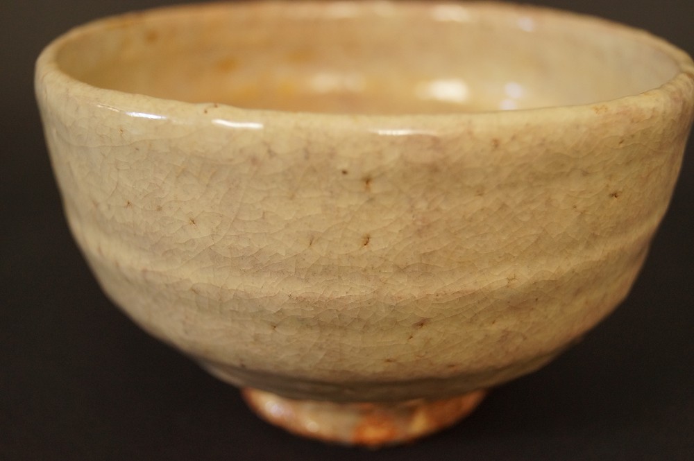Czarka chawan Hagi autorstwa Hirose Tanga widok z boku 2
