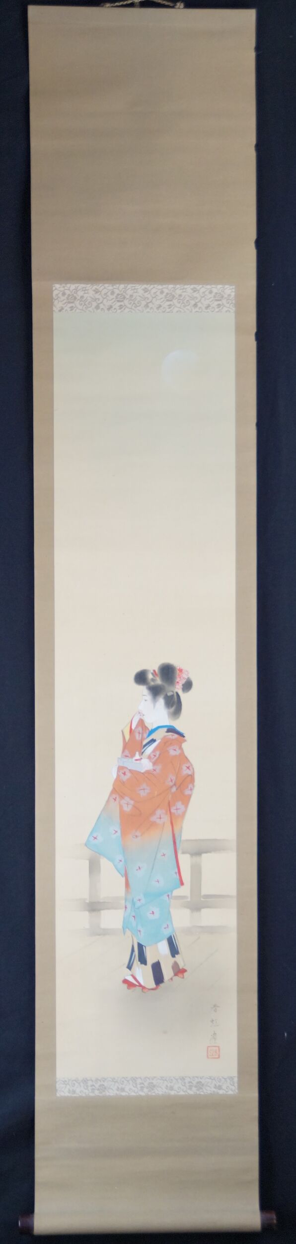 Kakemono Schoenheit im Kimono von Saeki Shunko in voller gerahmter Ansicht