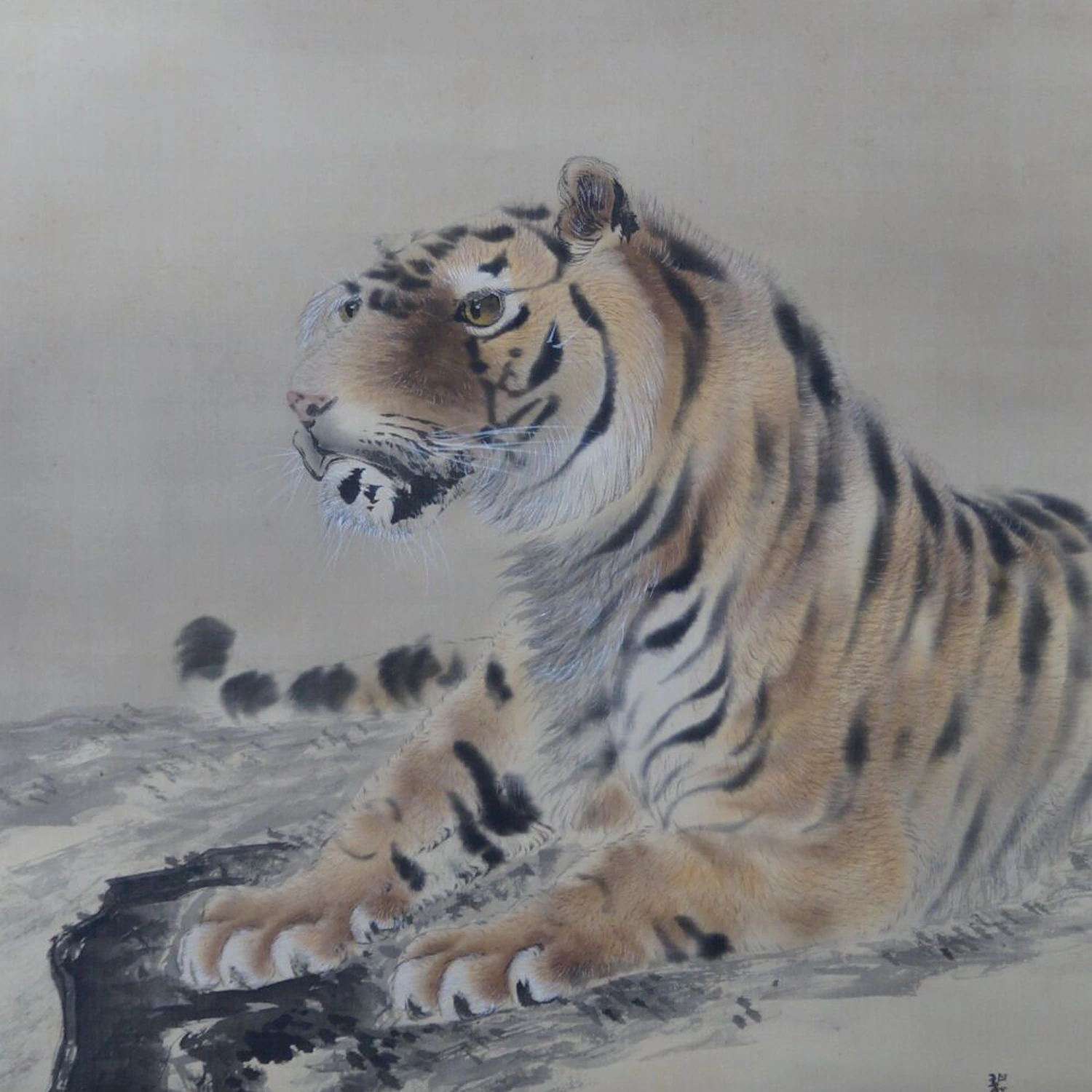 Gesamtmotiv des Kakemono Tiger auf Felsen mit Kuenstlersignatur, ohne Rahmung