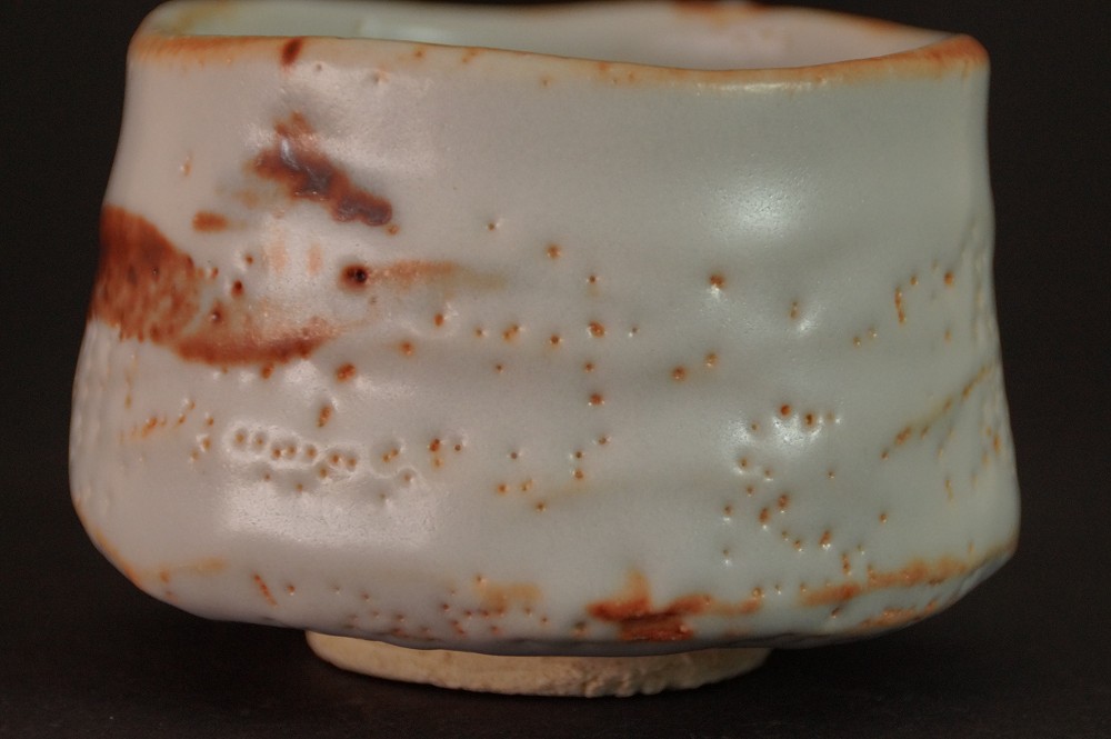 Chawan aus Shino-Keramik von Noritoshi Takagi Seitenansicht 1