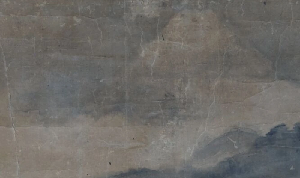 Kakemono mit Signatur Kanō Tanyūs: Fuji-Gipfel über einem Wolkenband und dunstigen Hügeln in blasser Tusche.