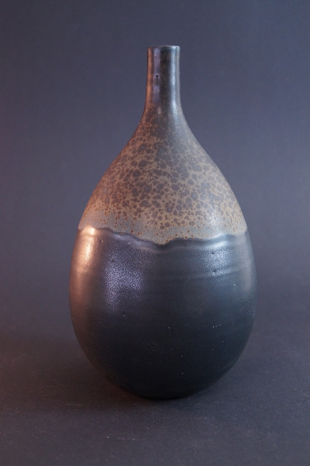 Kasama Vase von Koji Arata Frontalansicht