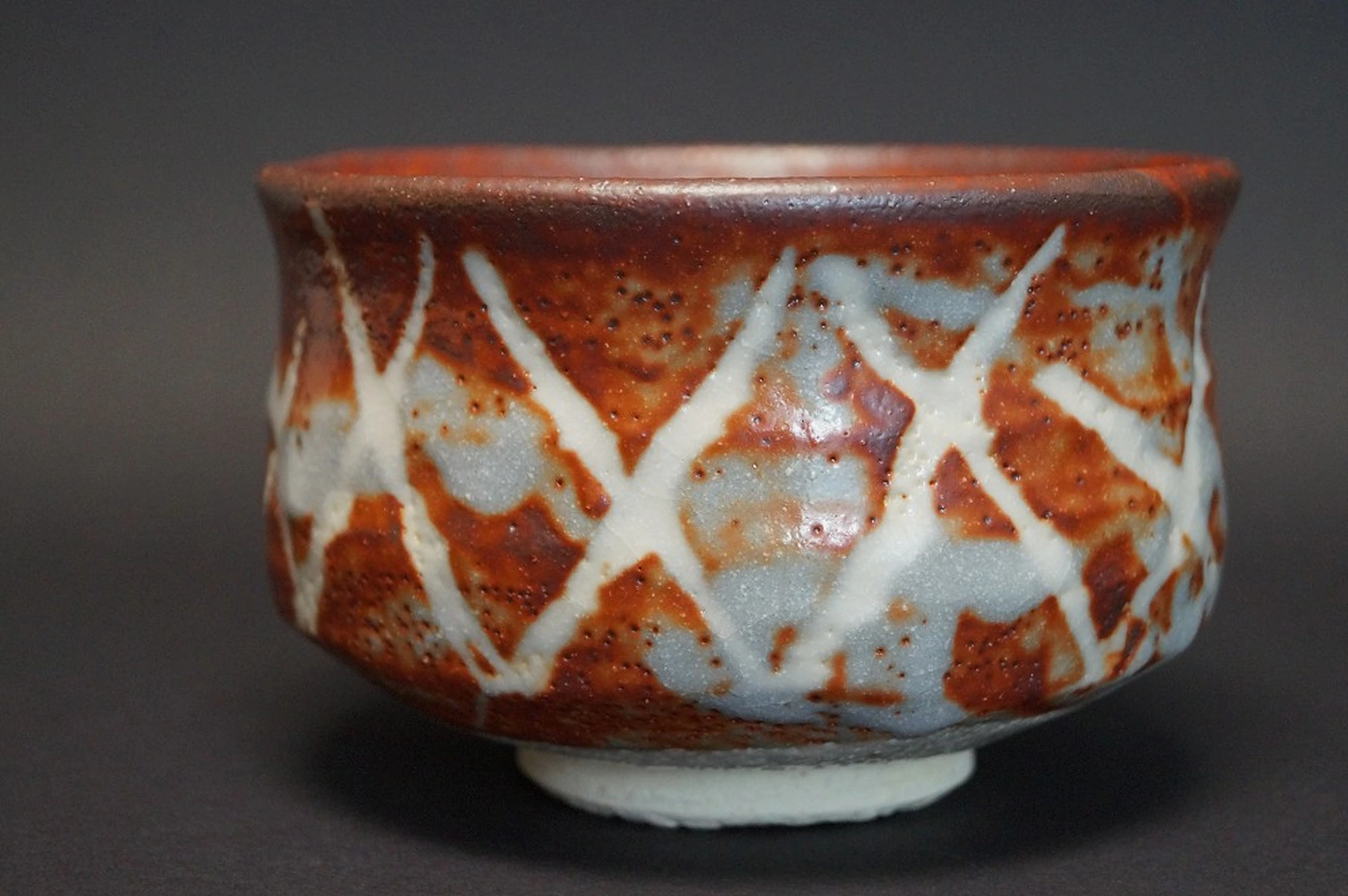 Chawan ceramica Shino ispirato a Rosanjin vista laterale 1
