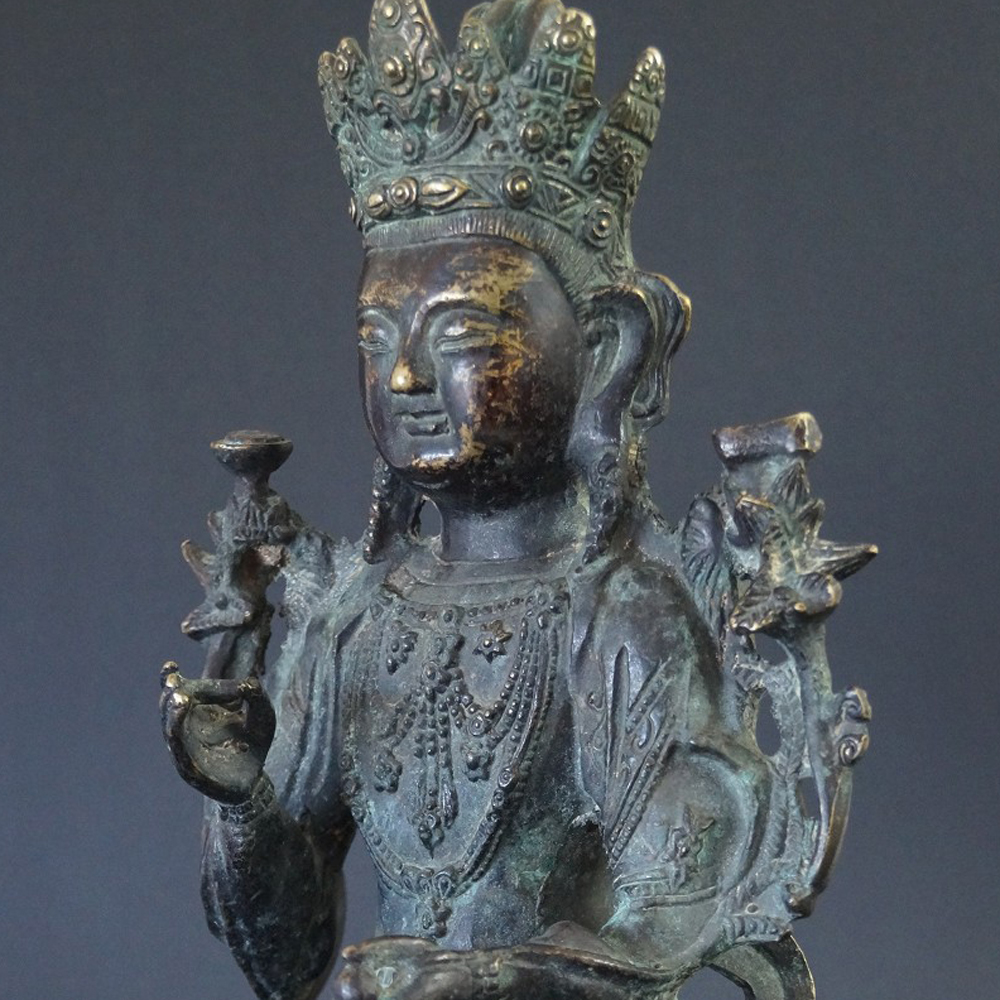 Chinesische Buddhafigur aus Bronze Motiv Nahaufnahme Vorschau