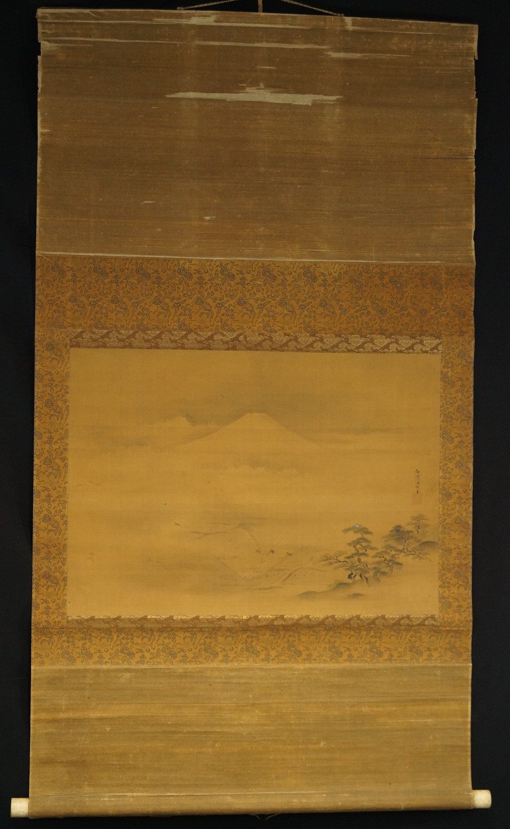 Fuji-San hinter Kiefernhuegel von Kano Naganobu Gesamtansicht Rollbild