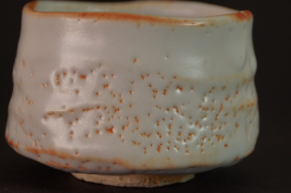 Chawan aus Shino-Keramik von Noritoshi Takagi Rueckansicht