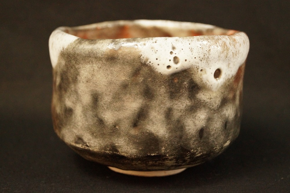 Raku Chawan von Jiho Ueyama Frontalansicht