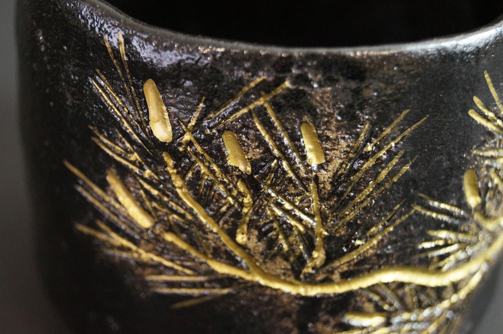 Chawan Raku di Keiraku Ito primo piano del motivo