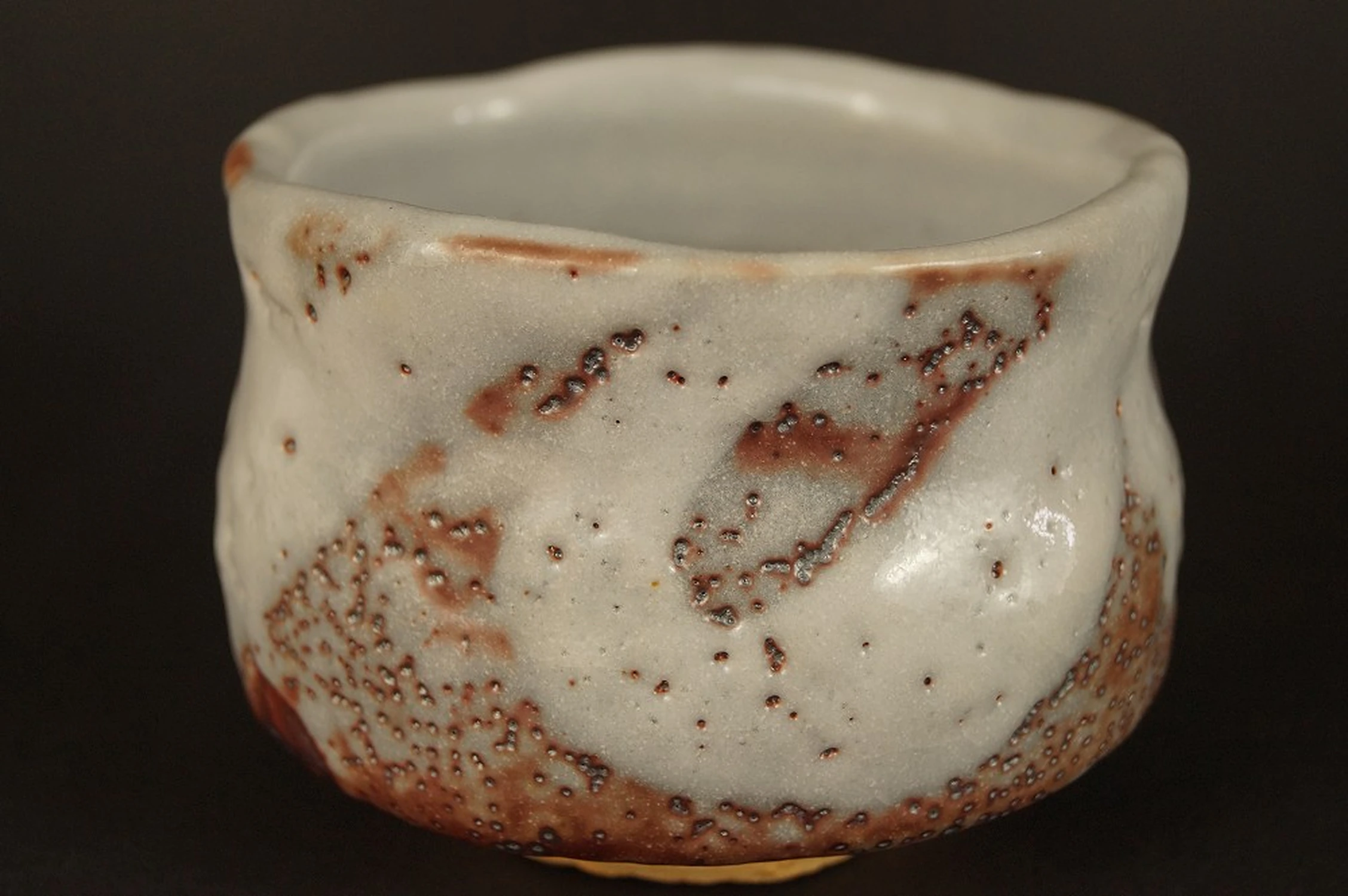 Chawan in ceramica Shino vista frontale