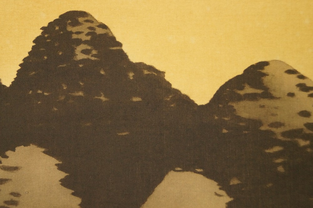 Kakemono montagnes Gros plan sur le motif de montagne 1
