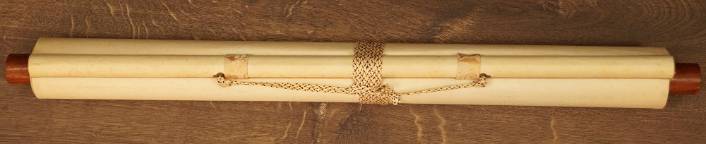 Nachtigall am Sakura Zweig Kakemono zusammengerollt