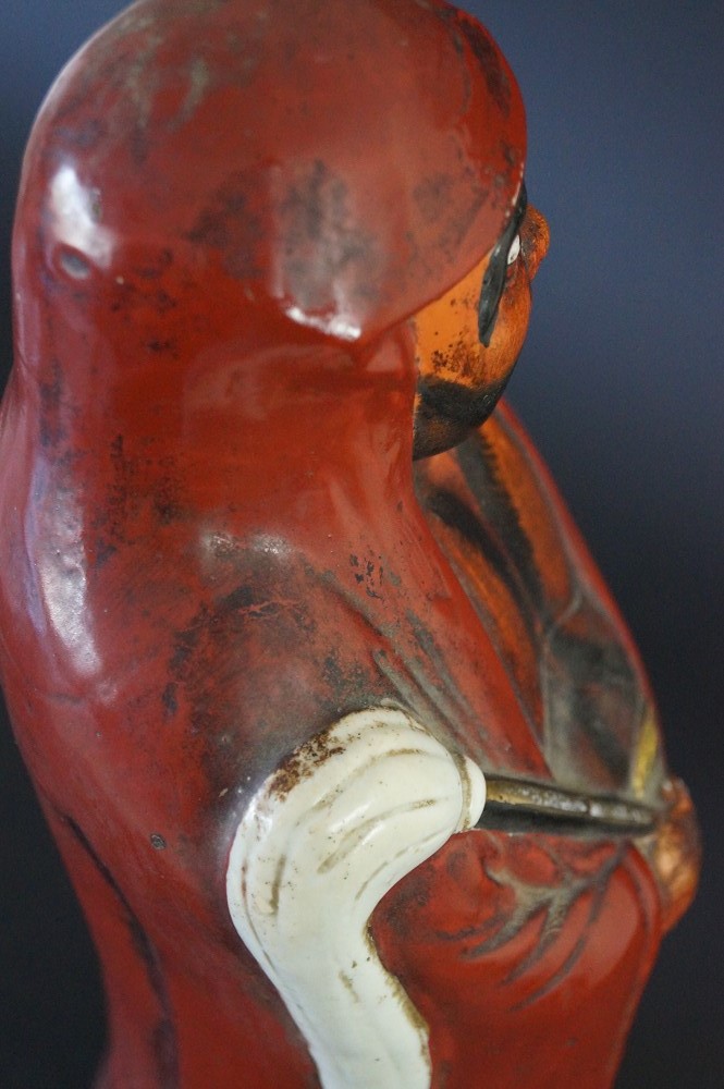 Daruma Figur aus Kutani Porzellan Seitenansicht mit Hossu