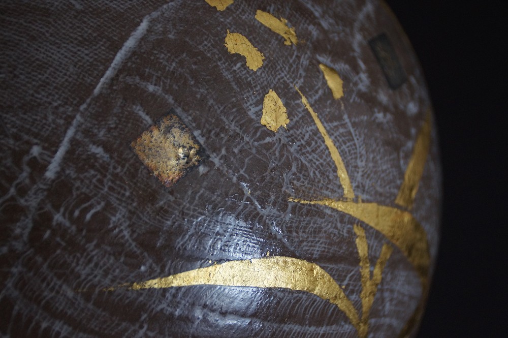 Kyo Vase von Mazafumi Fujihara Goldblattmotiv Nahaufnahme 2