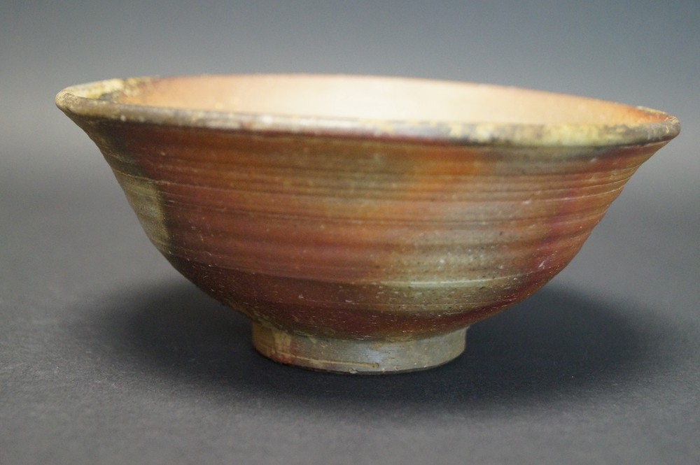 Tea bowl chawan made of Bizen ware side view