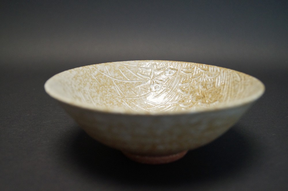 Czarka do herbaty chawan z ceramiki Hanganji widok z boku