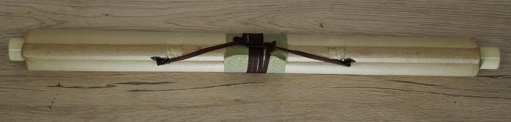 Rollo colgante de koi kakemono enrollado