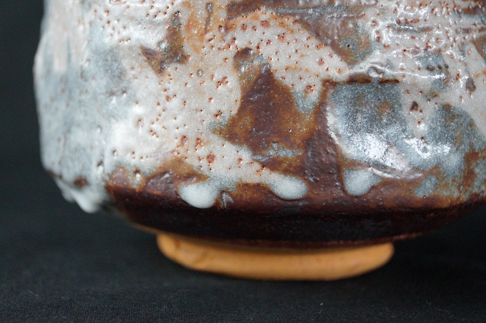 Chawan Shino Keramik Glasur Nahaufnahme