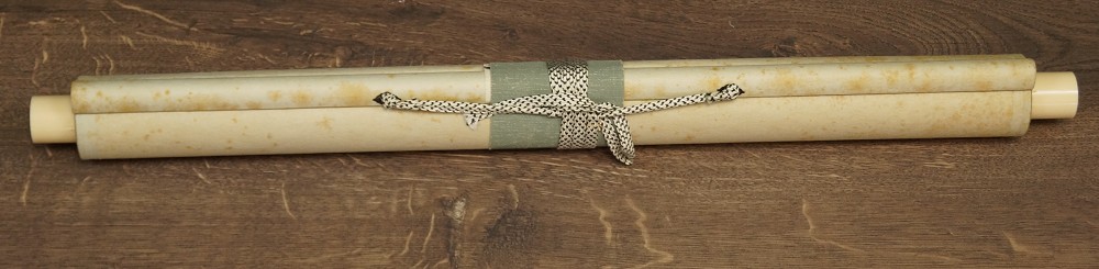 Sakura Kakemono zusammengerollt