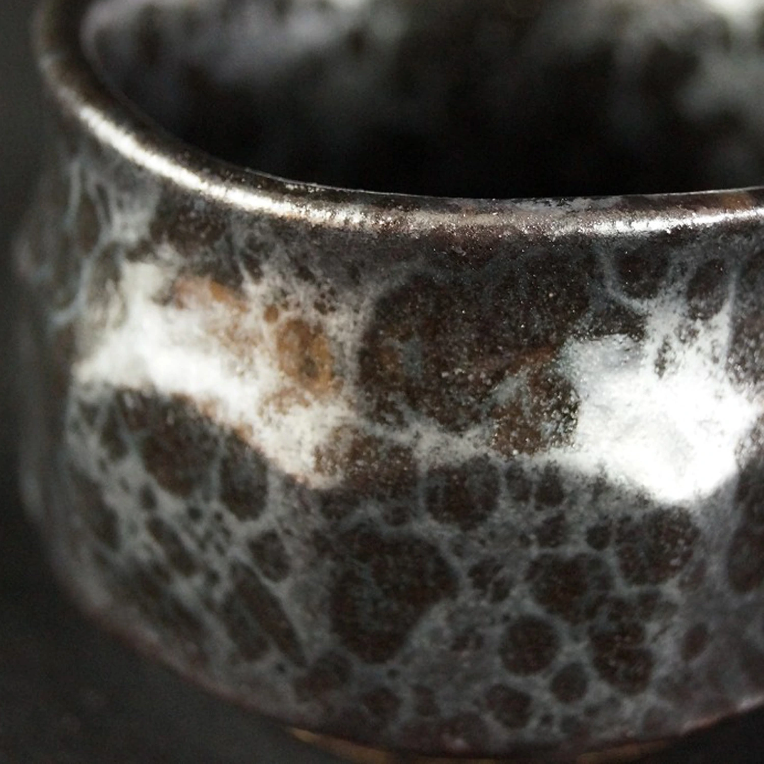 Guinomi Seto Ware by Kato Shozan Motif Close-Up Preview